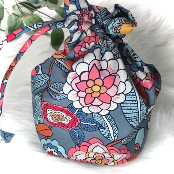 Vera Bradley Handbags - 🎁 Vera Bradley Ditty Bag Tropical Evening NWT